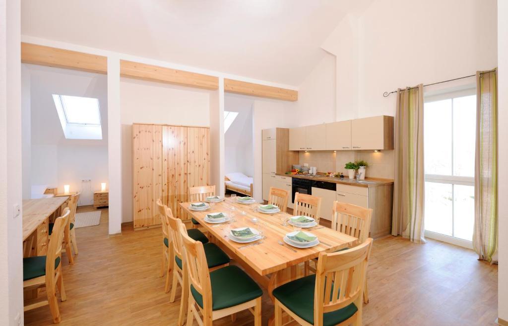 Tittmoning Hotel Inspiration Garni חדר תמונה
