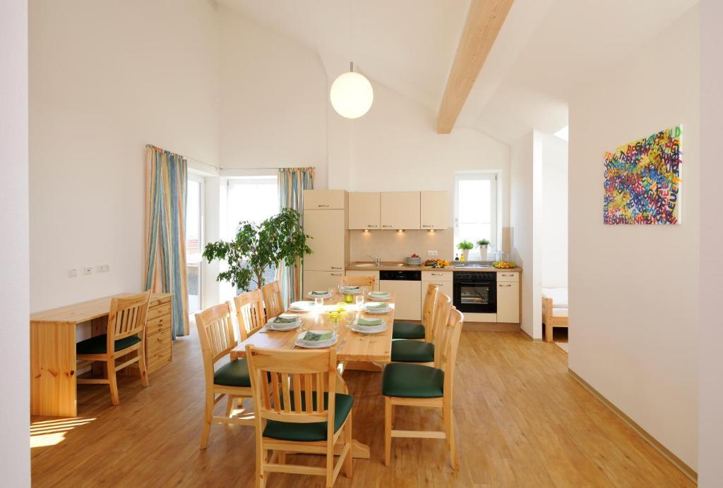 Tittmoning Hotel Inspiration Garni חדר תמונה