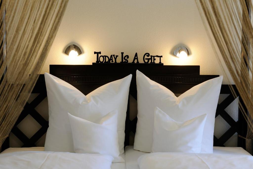 Tittmoning Hotel Inspiration Garni חדר תמונה