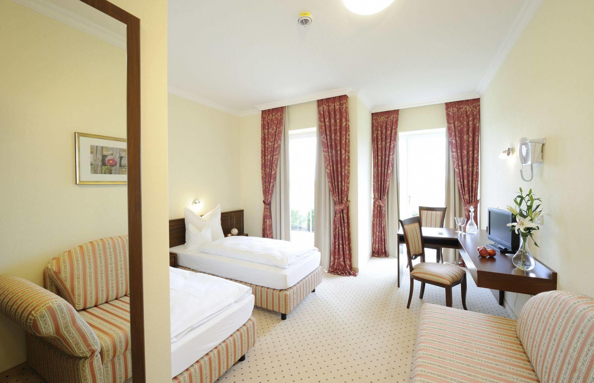 Tittmoning Hotel Inspiration Garni מראה חיצוני תמונה