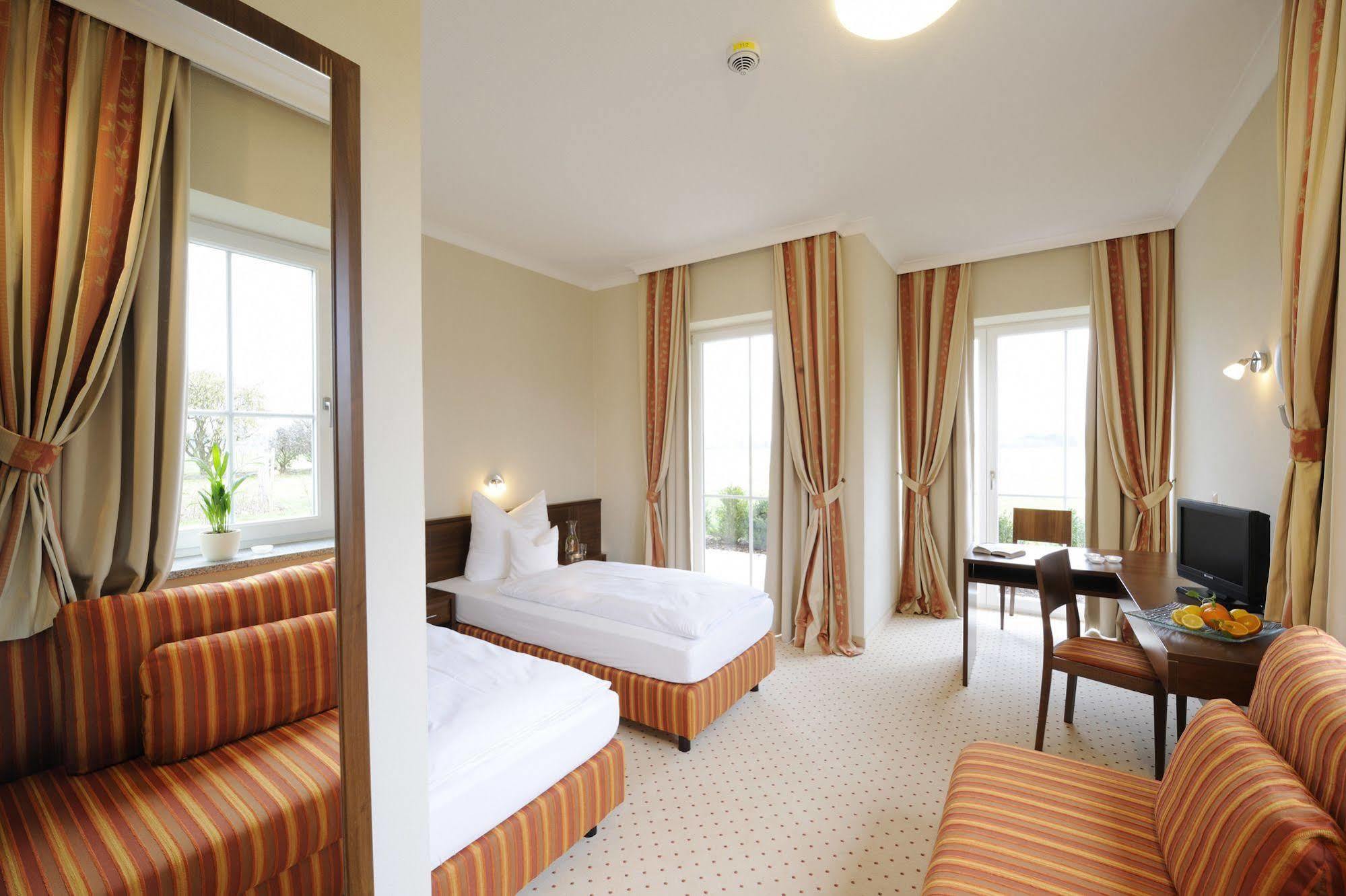 Tittmoning Hotel Inspiration Garni מראה חיצוני תמונה