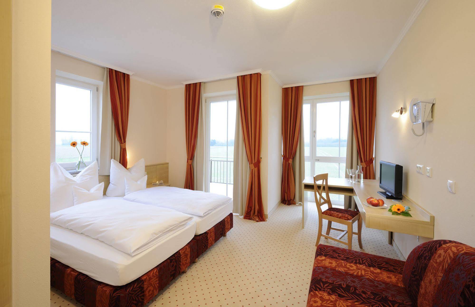 Tittmoning Hotel Inspiration Garni מראה חיצוני תמונה