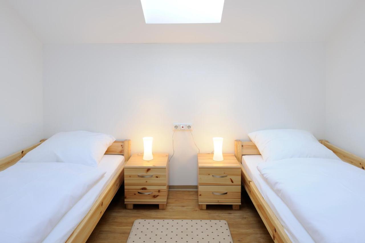 Tittmoning Hotel Inspiration Garni חדר תמונה
